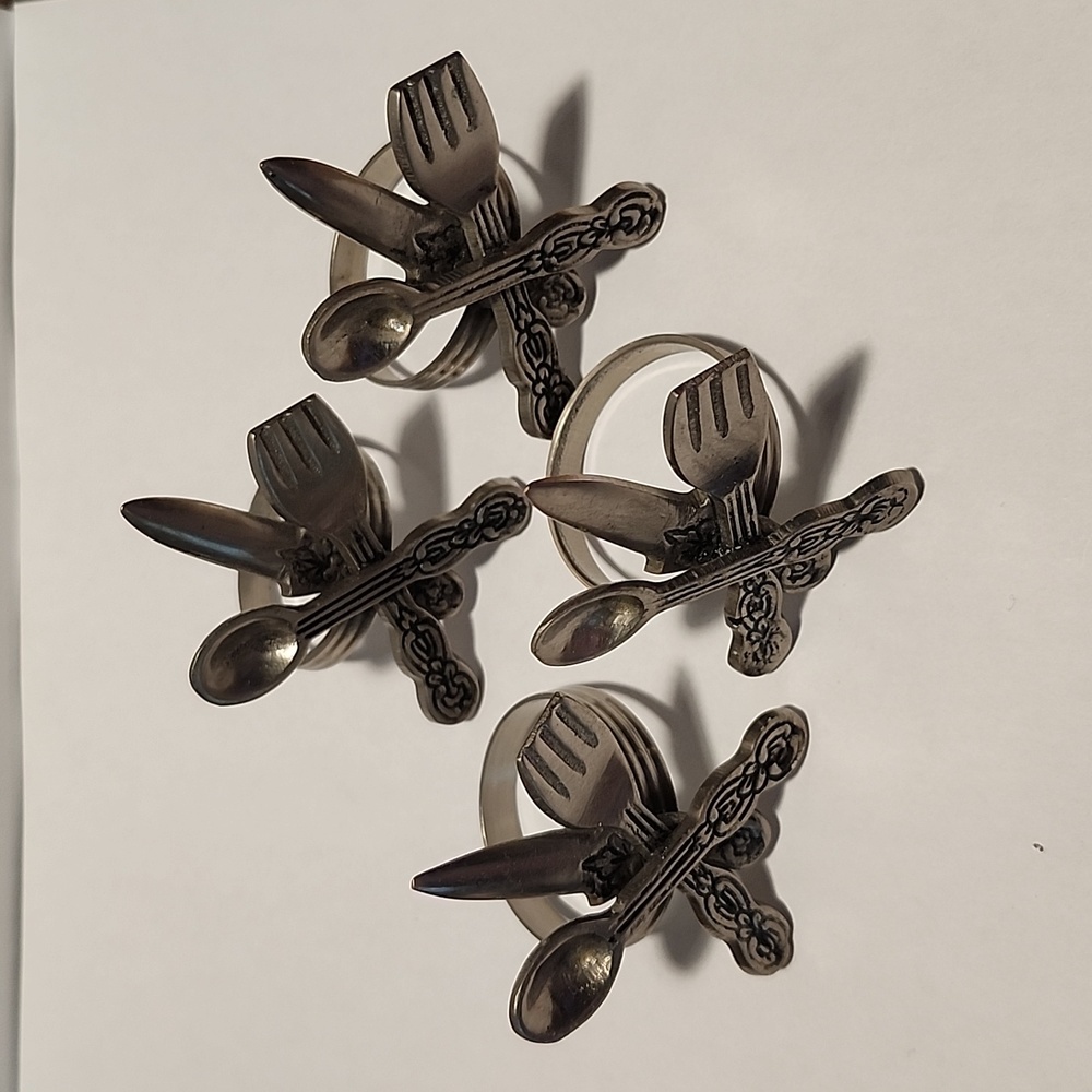 Vintage Napkin Rings Set of 4 Silver Tone